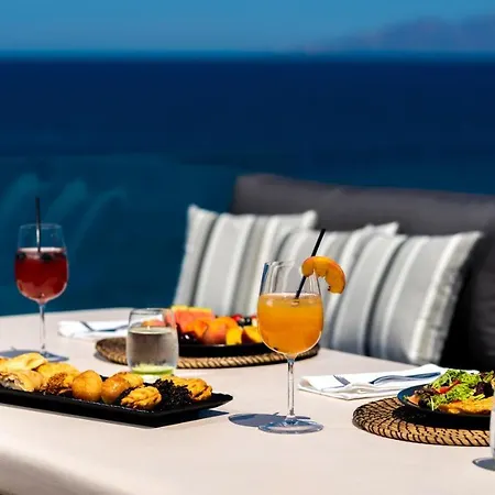 Neoma Luxury Karterados (Santorini)