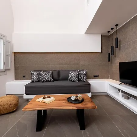 Neoma Luxury Karterados (Santorini)