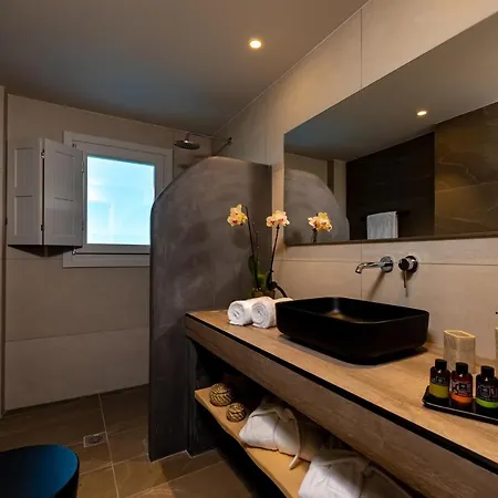 Neoma Luxury Aparthotel