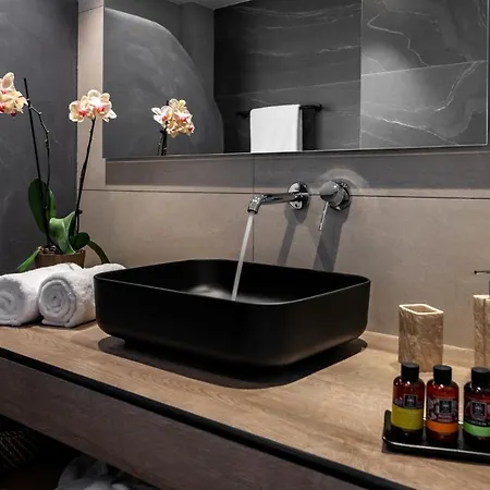 Neoma Luxury Aparthotel *