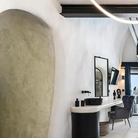 Neoma Luxury Aparthotel