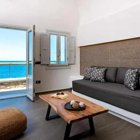 Neoma Luxury Apartahotel *