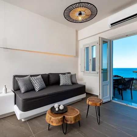 Neoma Luxury Apartahotel *